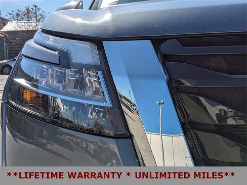 Used 2024 Nissan Pathfinder SL image 11