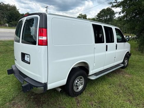 Used 2025 Chevrolet Express 2500 w/ Driver Convenience Package RWD image 7