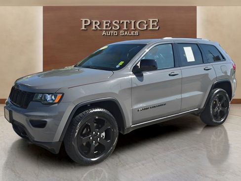 Used 2020 Jeep Grand Cherokee Laredo AWD/4WD image 27