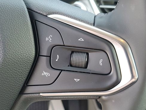 Used 2025 Chevrolet Trax ACTIV w/ Driver Confidence Package image 12