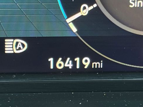 Used 2025 Volkswagen Atlas Cross Sport SE image 35