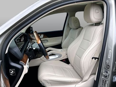 Used 2022 Mercedes-Benz GLS 450 4MATIC image 8