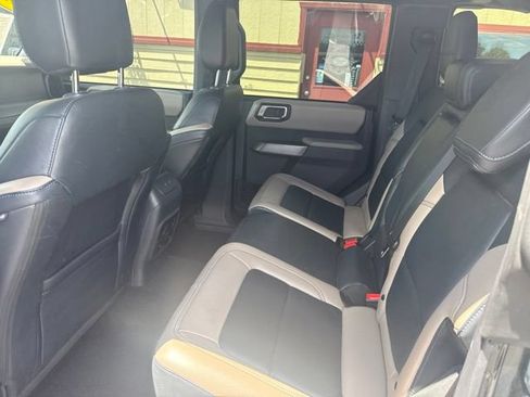 Used 2023 Ford Bronco Wildtrak AWD/4WD image 14
