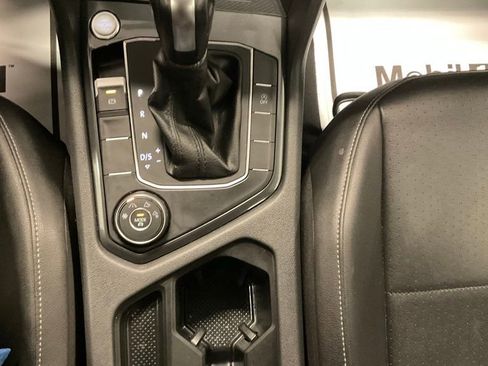 Used 2020 Volkswagen Tiguan SE image 21