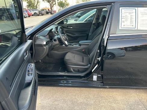 Certified 2025 Nissan Altima 2.5 SV FWD image 7