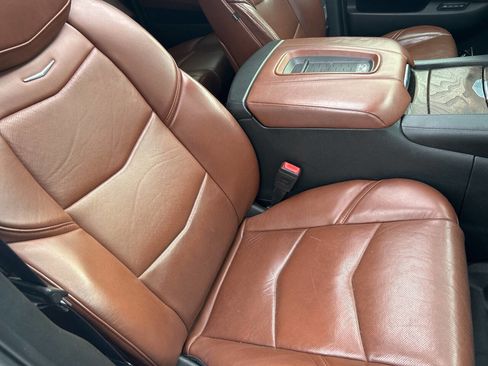 Used 2017 Cadillac Escalade ESV Premium Luxury image 34