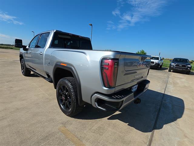 Used 2024 GMC Sierra 2500 AT4 w/ AT4 Premium Plus Package AWD/4WD image 6