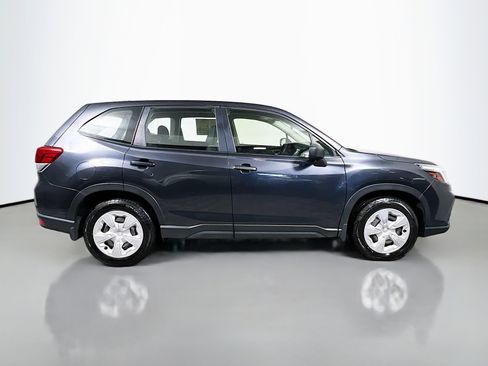 Used 2019 Subaru Forester image 3