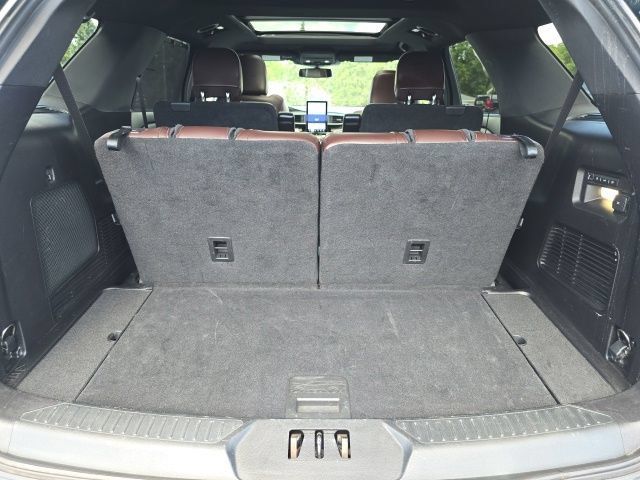 Used 2021 Ford Explorer Platinum w/ Equipment Group 601A AWD/4WD image 26