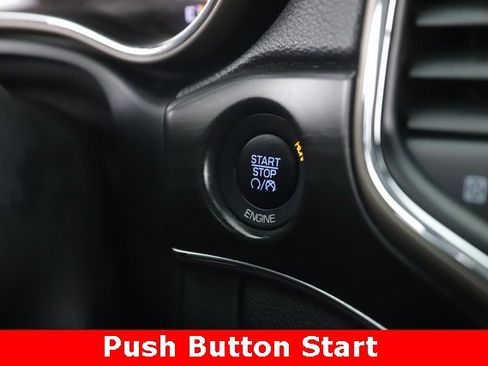 Used 2014 Jeep Grand Cherokee Limited w/ Luxury Group II image 24