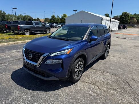 Used 2023 Nissan Rogue SV AWD/4WD image 3