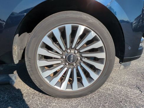 Used 2021 Lincoln Navigator Reserve w/ Luxury Package RWD image 10