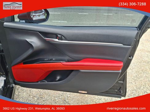 Used 2020 Toyota Camry XSE image 13