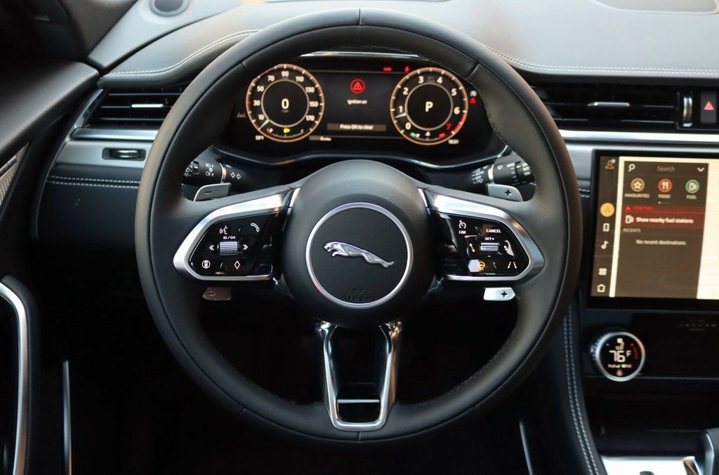 Used 2026 Jaguar F-PACE R-Dynamic S AWD/4WD image 16