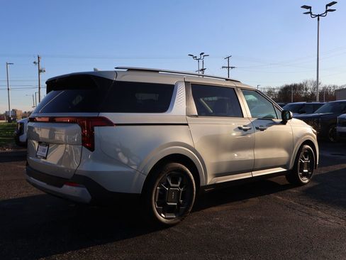 New 2026 Kia Carnival EX image 7