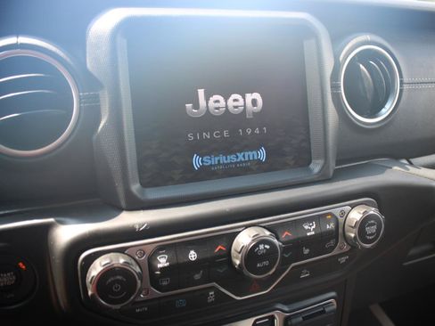 Used 2023 Jeep Wrangler Unlimited Sahara w/ Cold Weather Group AWD/4WD image 31