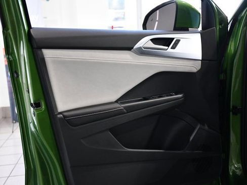 New 2026 Volkswagen Taos SE image 8