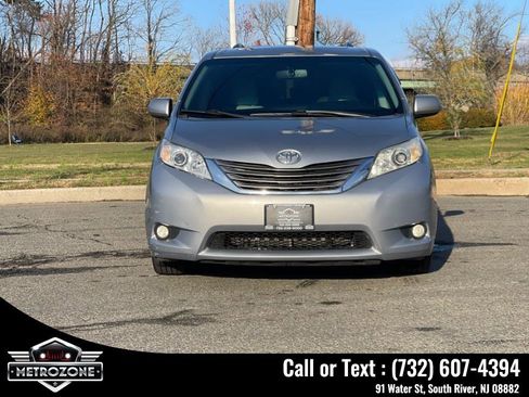 Used 2016 Toyota Sienna AWD image 5