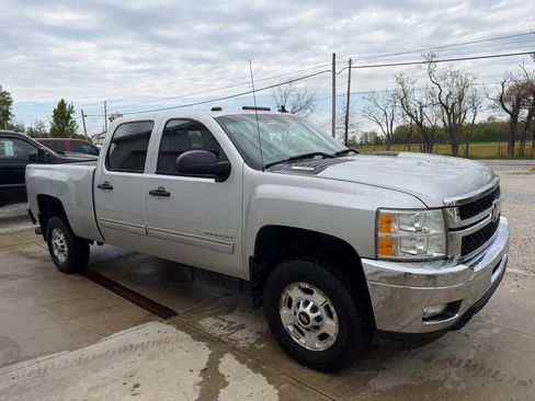 Used 2013 Chevrolet Silverado 2500 LT w/ Interior Plus Package AWD/4WD image 6