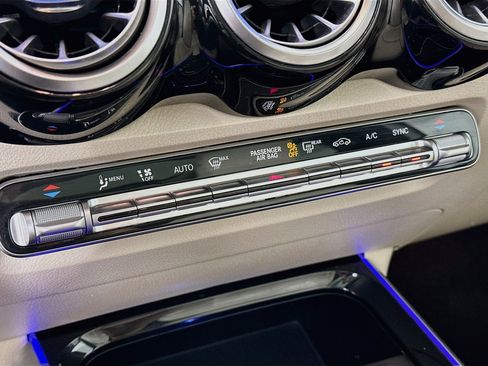 Certified 2022 Mercedes-Benz GLB 250 4MATIC image 19