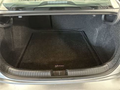 Certified 2023 Volkswagen Jetta SE w/ Panoramic Sunroof Package image 26