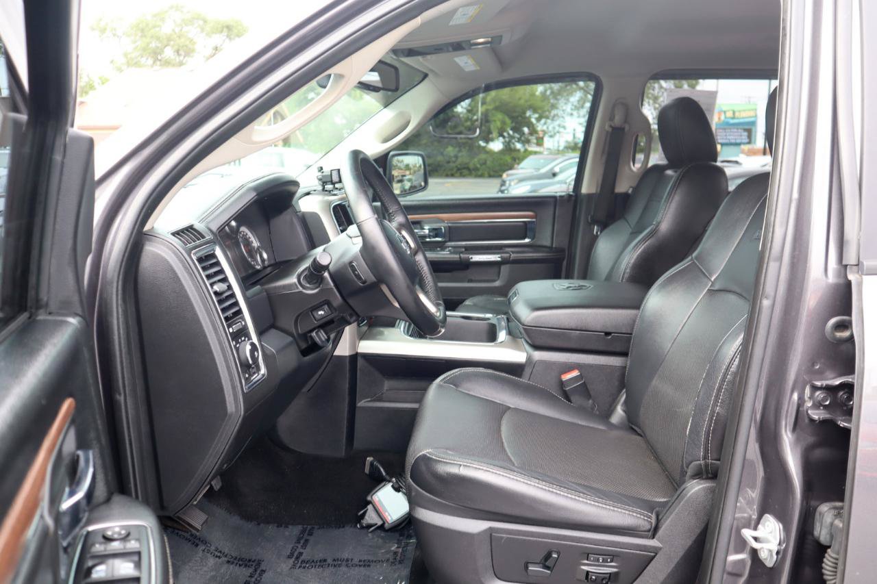 Used 2017 RAM 1500 Laramie w/ Convenience Group AWD/4WD image 18