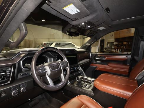 Certified 2023 GMC Sierra 1500 Denali Ultimate image 9