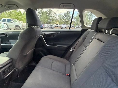 Used 2023 Toyota RAV4 LE AWD/4WD image 17