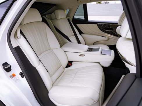 Used 2021 Lexus LS 500 AWD image 30