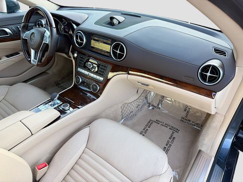 Used 2013 Mercedes-Benz SL 550 image 14