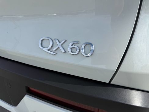 Used 2025 INFINITI QX60 Luxe w/ Vision Package AWD/4WD image 11
