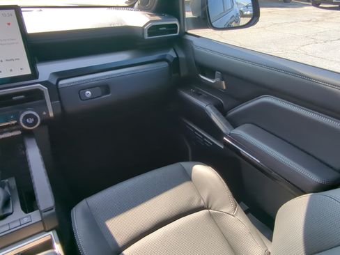 Used 2025 Toyota 4Runner Limited RWD image 15