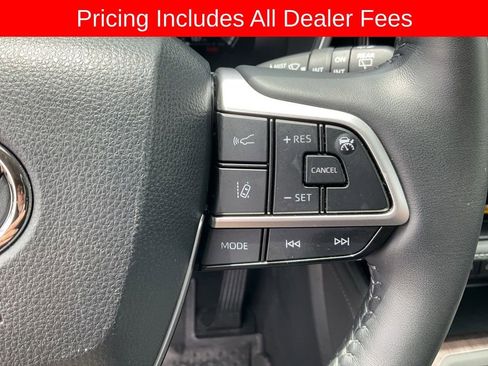 Used 2024 Toyota Highlander Limited AWD/4WD image 8