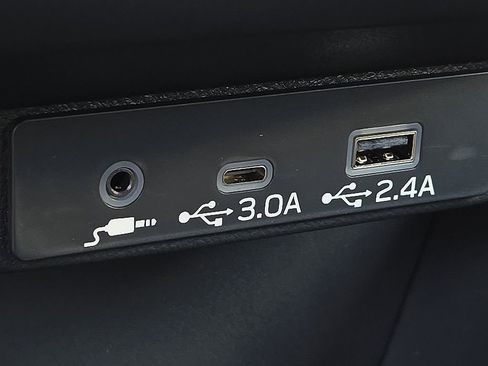 Used 2025 Subaru Forester Premium image 16