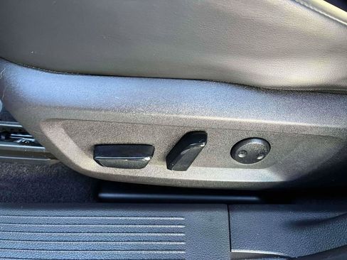 Used 2024 Nissan Rogue SV w/ SV Premium Package image 16