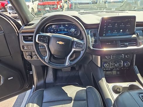 Used 2023 Chevrolet Tahoe Premier AWD/4WD image 14
