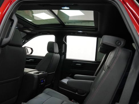 Used 2025 Chevrolet Tahoe RST w/ Comfort Package AWD/4WD image 14