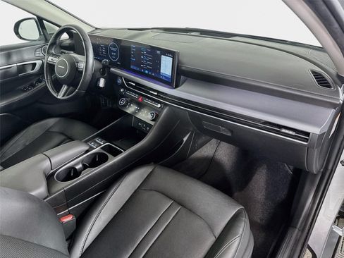 Certified 2025 Hyundai Sonata Limited FWD image 31