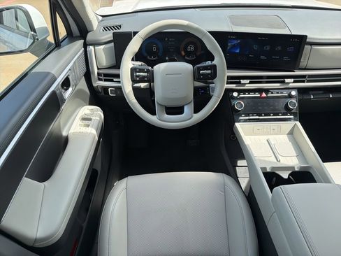 Used 2025 Hyundai Santa Fe SEL FWD image 21