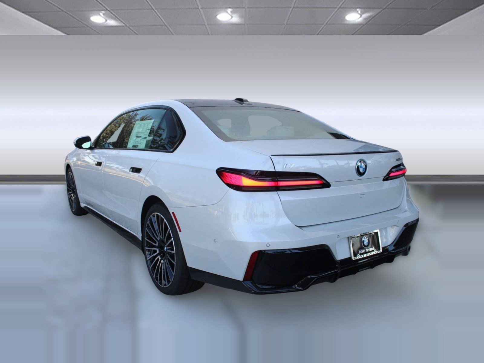Used 2026 BMW i7 eDrive50 RWD image 3
