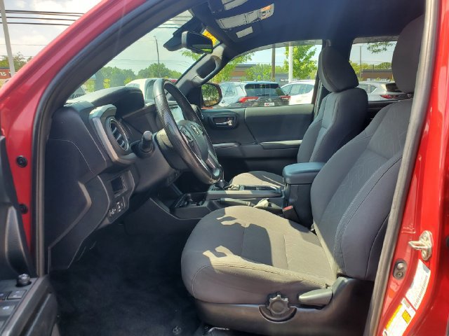 Used 2019 Toyota Tacoma TRD Sport AWD/4WD image 16