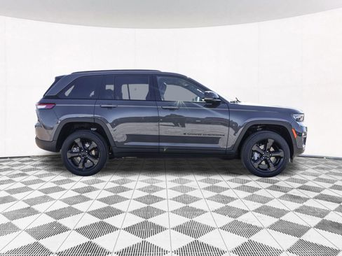 New 2025 Jeep Grand Cherokee Limited w/ Luxury Tech Group II image 15