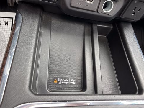 Used 2022 GMC Sierra 3500 Denali AWD/4WD image 40