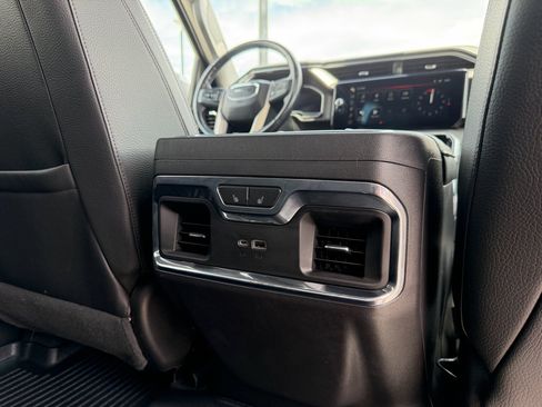 Used 2023 GMC Sierra 1500 Denali w/ Denali Reserve Package AWD/4WD image 17