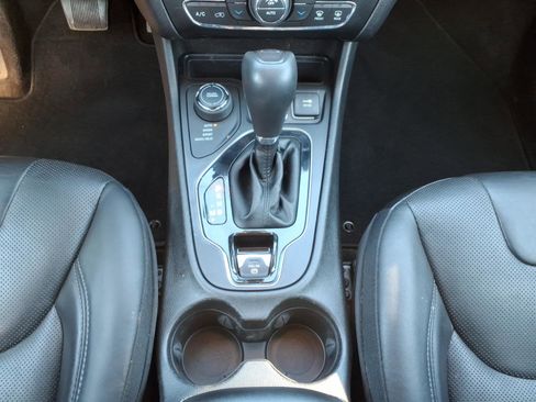 Used 2019 Jeep Cherokee Limited w/ Trailer Tow Group image 20