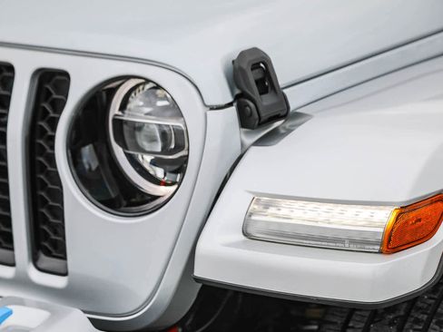 Used 2022 Jeep Wrangler Unlimited Sahara image 8