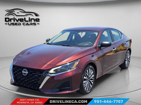 Used 2025 Nissan Altima 2.5 SV FWD image 10