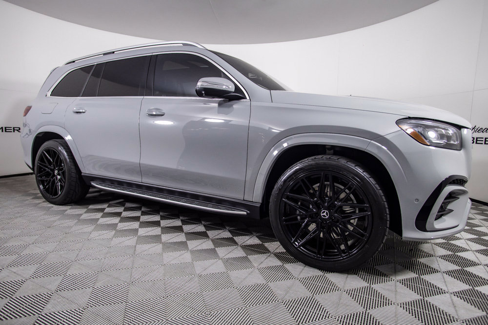 Used 2025 Mercedes-Benz GLS 580 4MATIC image 2