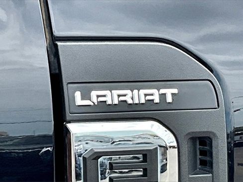 Certified 2024 Ford F250 Lariat w/ Chrome Package image 31