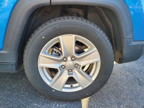 Used 2022 Jeep Compass Latitude w/ Convenience Group FWD image 7
